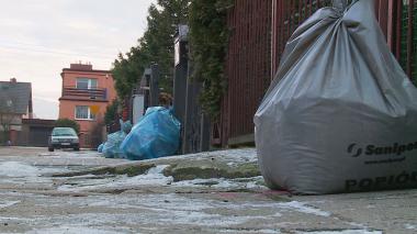 Ulice usłane śmieciami