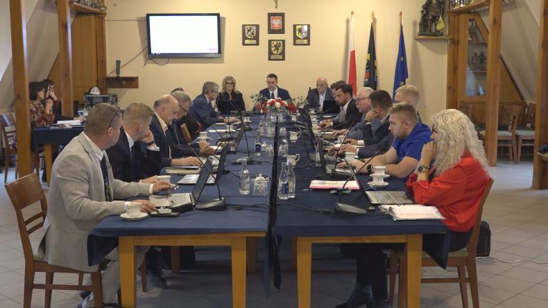 Radni wspólnie odnośnie przejazdu kolejowego