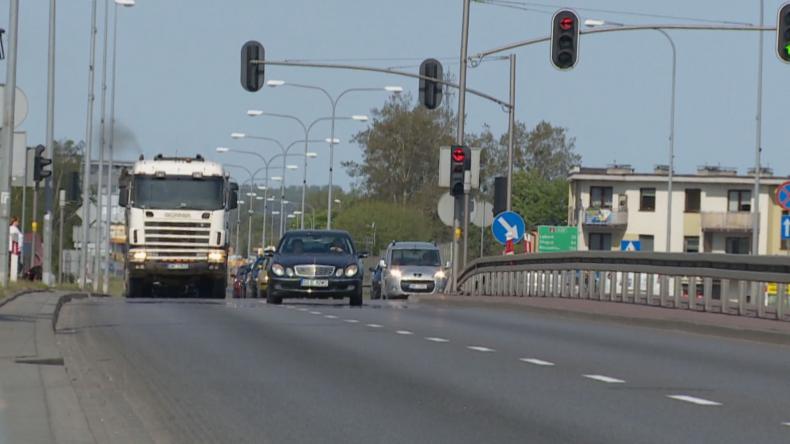Sypią się mandaty za blokowanie lewego pasa i mruganie światłami