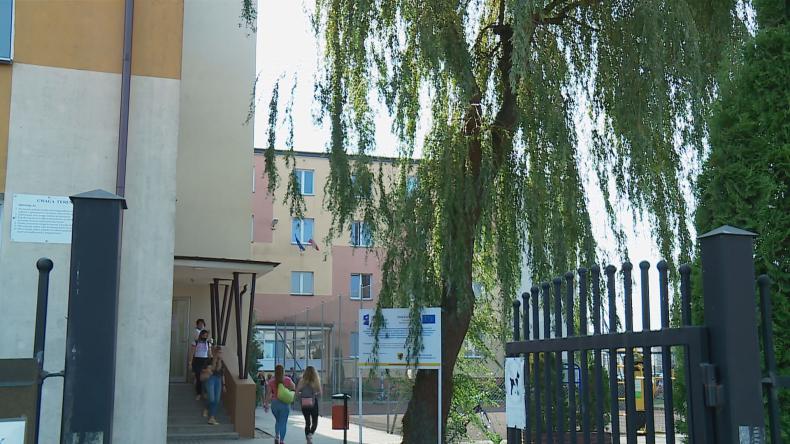 Kolejni uczniowie zarażeni koronawirusem