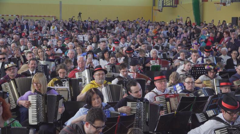 Tłumy Kaszubów świętowały we Władysławowie