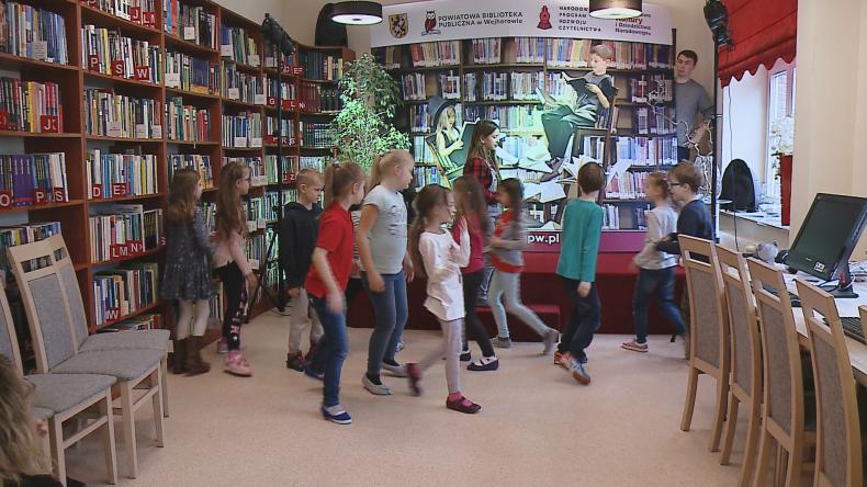 Młodzi artyści spędzają ferie z powiatem wejherowskim