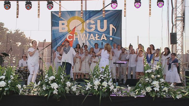 Śpiewem wychwalali Boga