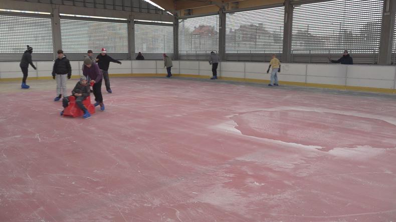 Lodowisko przy „Ósemce” otwarte