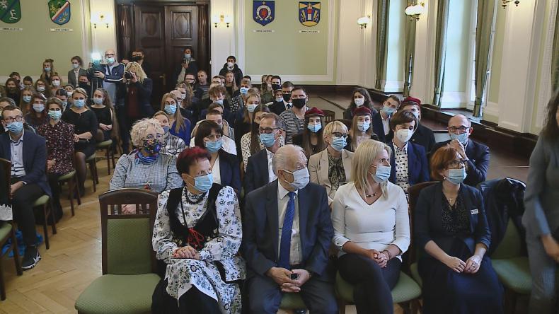 Najzdolniejsi nagrodzeni stypendiami starosty