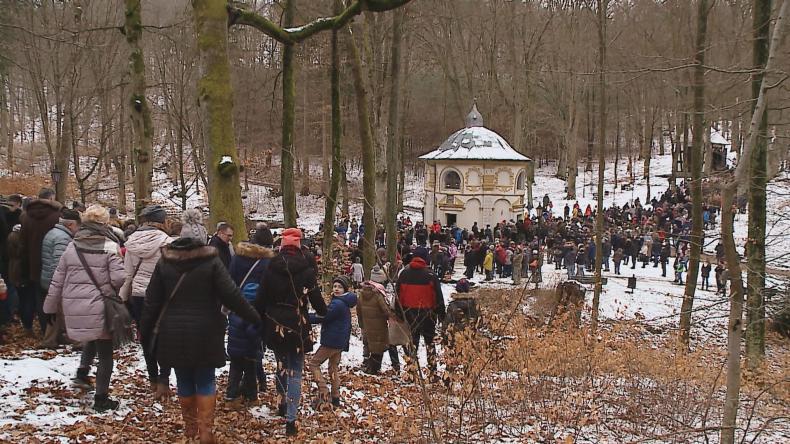 Tłumy „ukrzyżowały” Jezusa