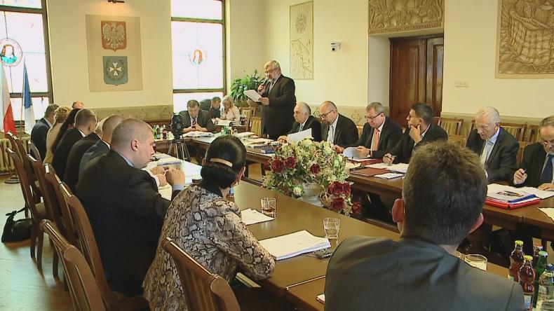 Sesja zwołana w pośpiechu. Chodzi o budowę P+R w Wejherowie