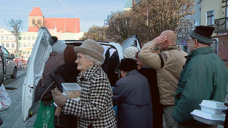 Setki kilogramów świątecznego jedzenia dla pucczan