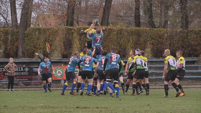 Rugbyści po raz 6. detronizują rywala - Rumia u siebie wygrała z Watahą