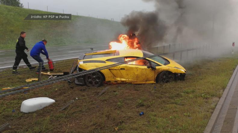 Lamborghini w płomieniach na A1 - pomogli nasi strażacy